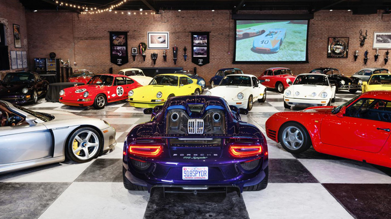 Κατεστράφη κτήριο όπου φιλοξενούνταν μία από τις καλύτερες συλλογές Porsche